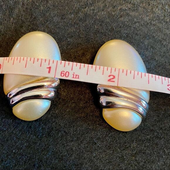 New retro 80s big earrings - Picture 3 of 5